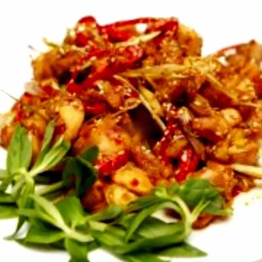 Hình ảnh Sụn gà xào satế cay tê tái