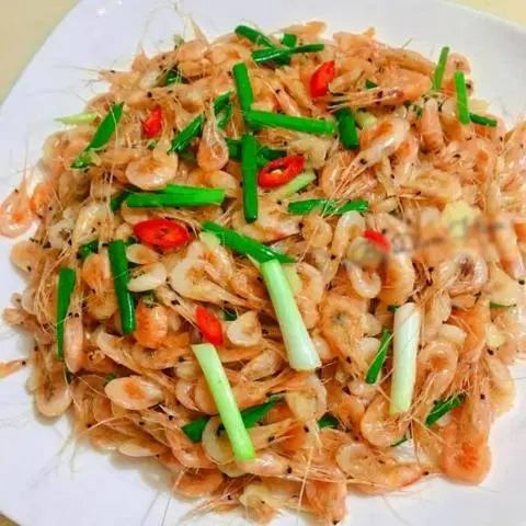 Hình ảnh Cơm Tép Um Ăn Kèm Rau Sống