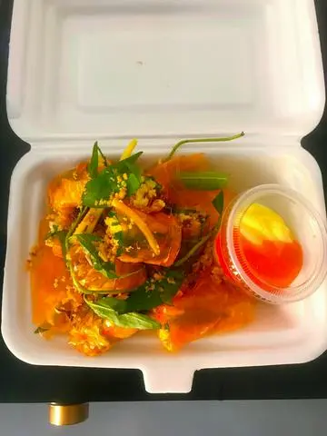 Hình ảnh Bánh tráng cuốn bơ- trứng cút ( BÁNH TRÁNG ĐỎ )