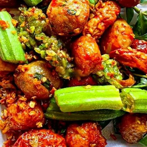 Hình ảnh Mẹt viên sốt me cay+ 1 trà tắc