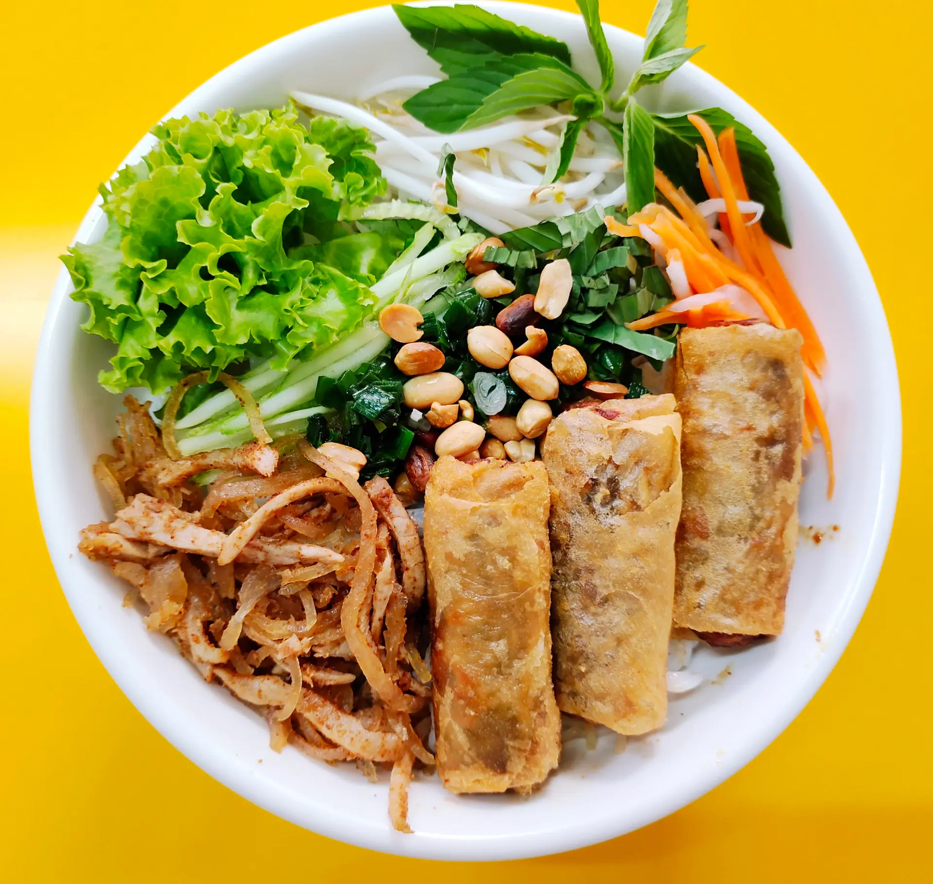 Hình ảnh Bún chả giò - bì
