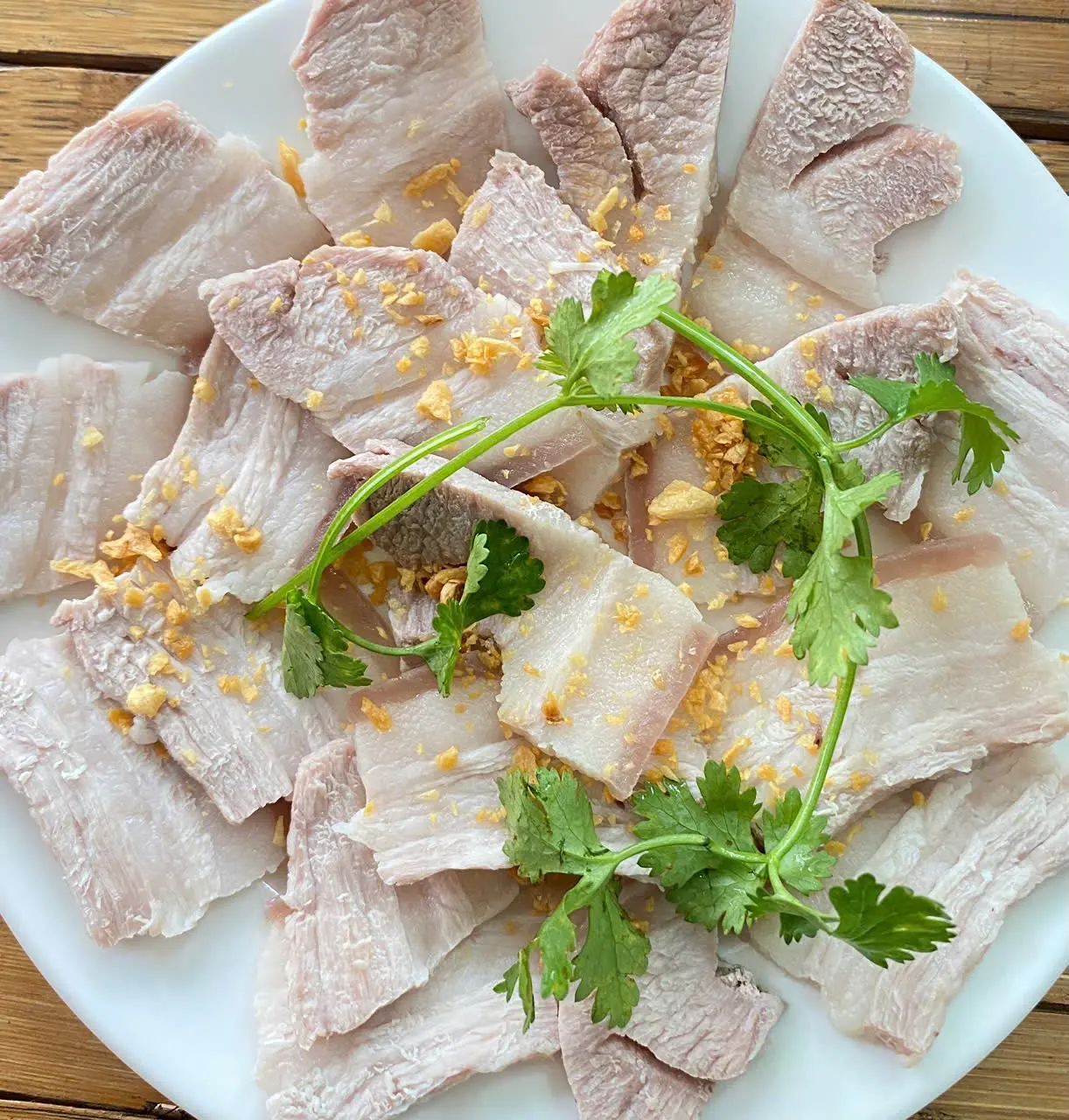 Hình ảnh Phần thịt luộc rau sống mắm nêm