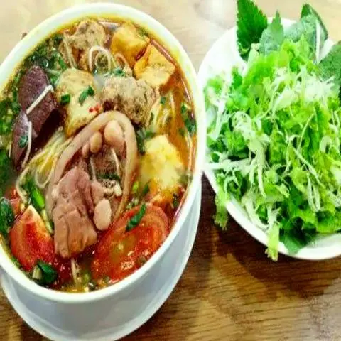 Hình ảnh Bún riêu cua giò Chả