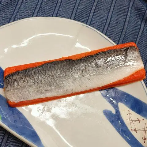 Hình ảnh cá trích ép trứng đỏ 1 thanh ( không cắt) - 140gr