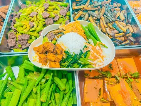 Hình ảnh cơm đậu hũ kho tiêu