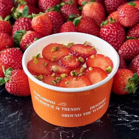 Hình ảnh Tiramisu Dâu Tây Pitaschio (135g)