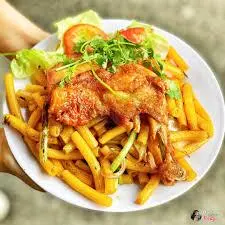 Hình ảnh Nui xào Gà rán Lớn