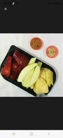 Hình ảnh Combo mận đỏ - xoài Đài Loan - thơm 700gr