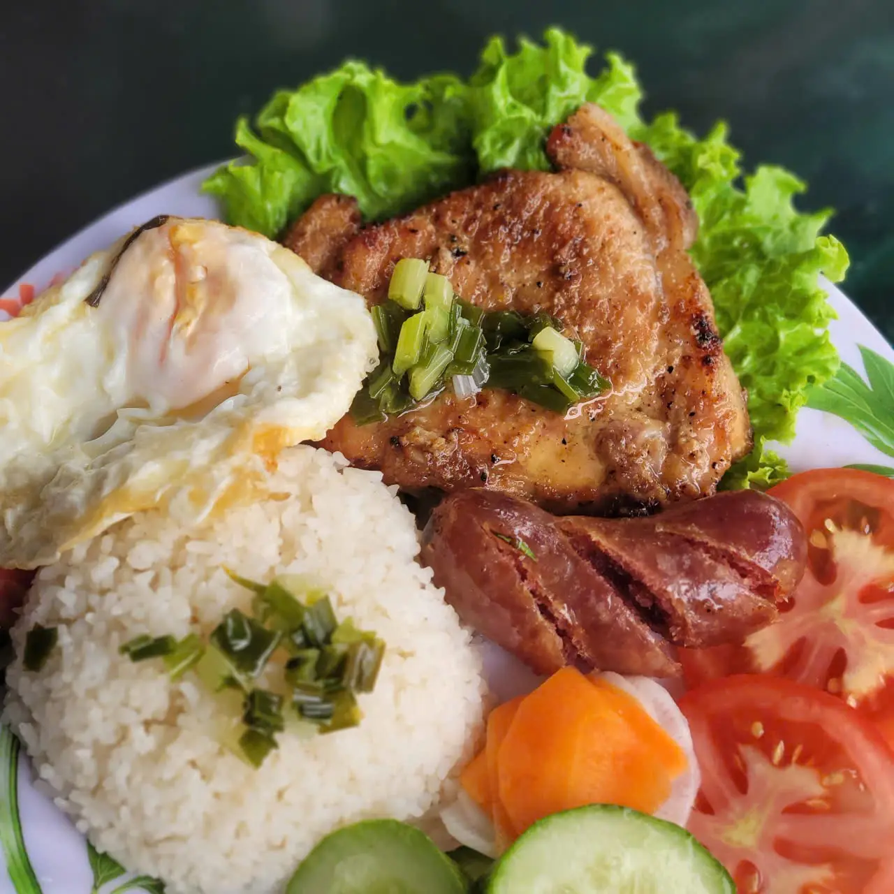 Hình ảnh cơm tấm sườn - lạp xưởng - ốp la 