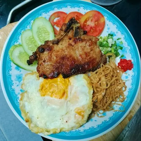 Hình ảnh Cơm sườn bì ốp la