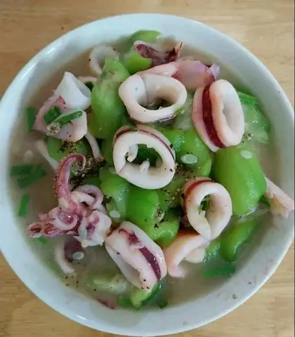 Hình ảnh cơm mướp xào mực 