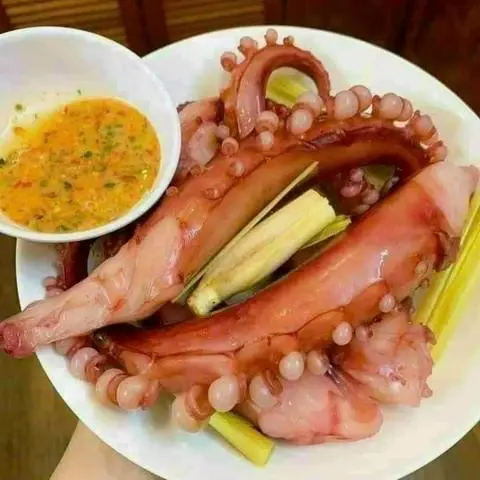 Hình ảnh RÂU BẠCH TUỘT HẤP SẢ