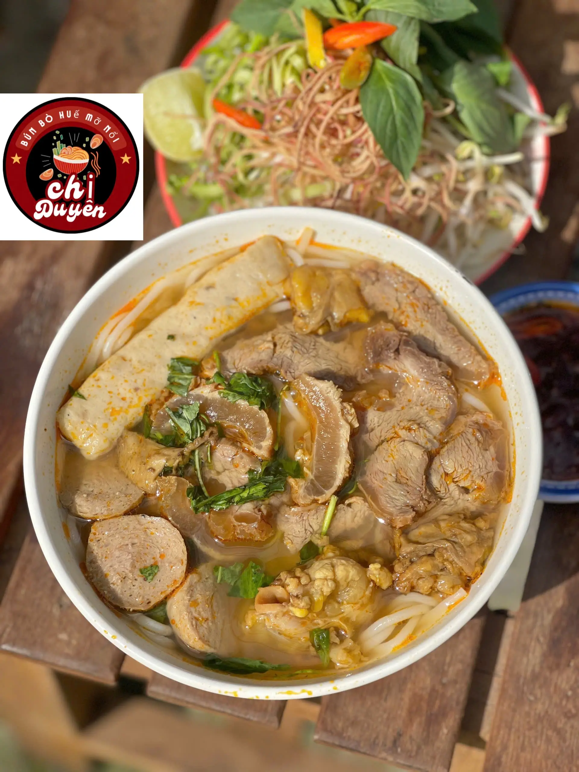 Hình ảnh Bún Bò Tái + Topping tùy chọn