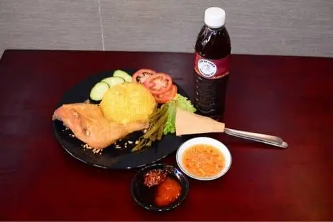Hình ảnh Cơm Đùi Góc Tư