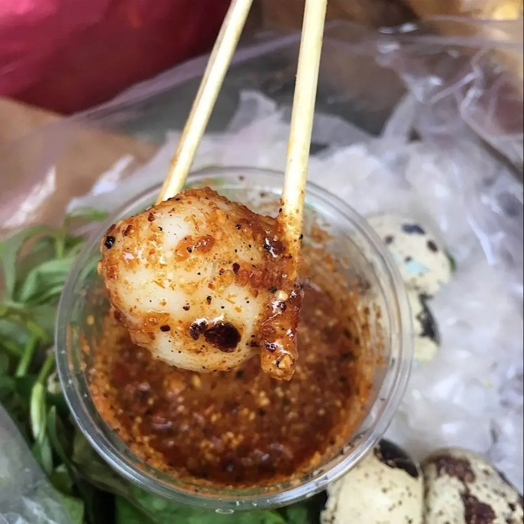 Hình ảnh Bánh Tráng Chấm Trứng Cút Lòng Đào 