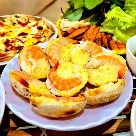 Hình ảnh Bánh căn Tôm trứng gà - 8 cái