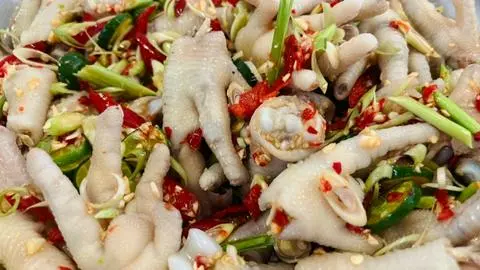 Hình ảnh chân gà sốt thái chua cay phần lớn 