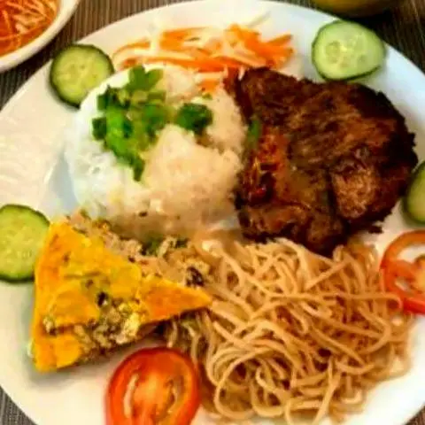 Hình ảnh Cơm sườn bì chả