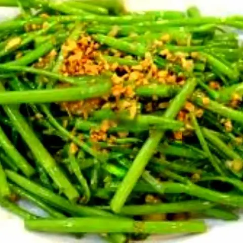 Hình ảnh Xào mắm tỏi thêm