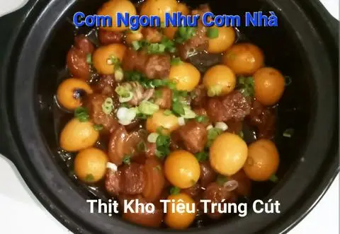 Hình ảnh Cơm Thịt Ba Chỉ Kho Tiêu, Trứng Cút