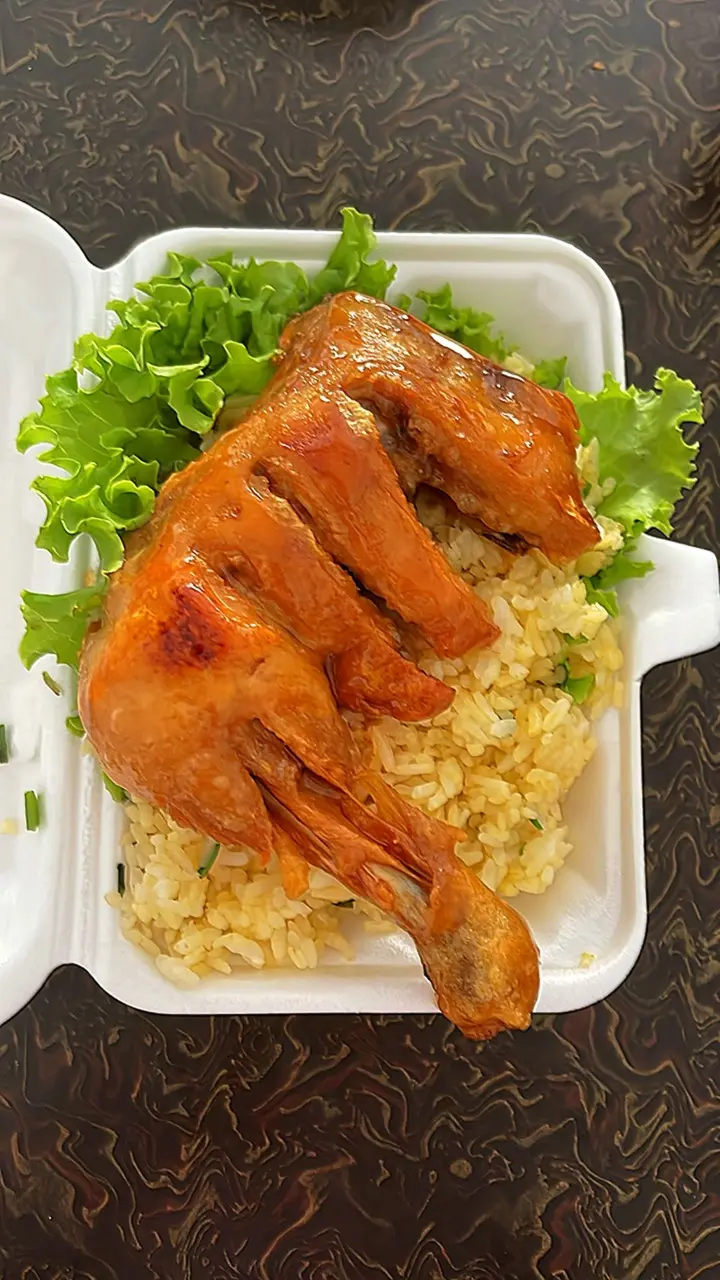 Hình ảnh cơm gà xối mỡ (lớn)