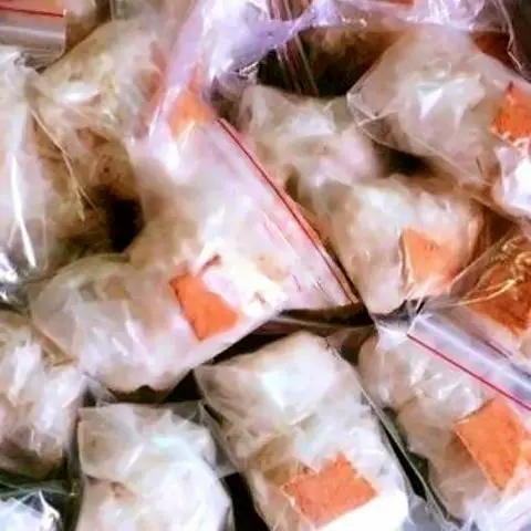 Hình ảnh Bánh tráng muối nhuyễn + tắc