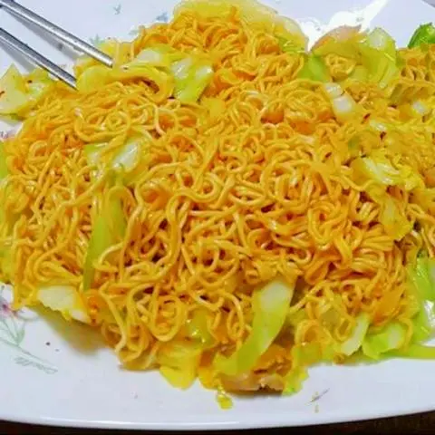 Hình ảnh Mì Trộn Sẵn Thêm (Kèm Bắp/Cải Thảo, Nấm Kim Châm)