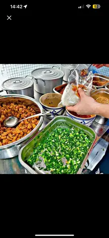 Hình ảnh Bánh tráng phơi sương mỡ hành - tỏi phi - trứng cút