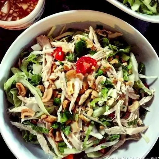 Hình ảnh Gỏi gà - nửa con