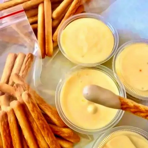 Hình ảnh Bánh que chấm sốt phô mai