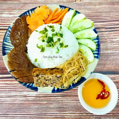 Hình ảnh Cơm sườn-bì-chả thuần chay
