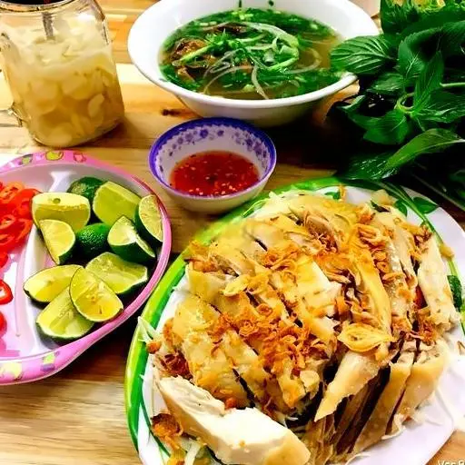 Hình ảnh Gỏi gà 3 người - 1 tô cháo