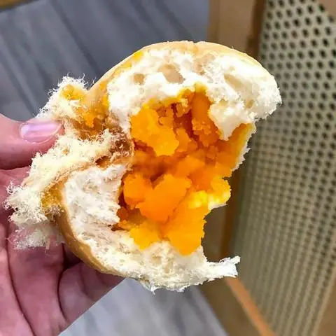 Hình ảnh Set 2 bánh mì mochi trứng muối