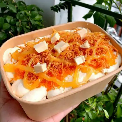 Hình ảnh Bông lan trứng muối sốt phô mai lớn