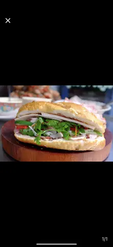 Hình ảnh banh mi chả lụa ngon . chà bông