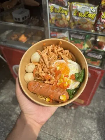 Hình ảnh mì trộn thập cẩm gà xé