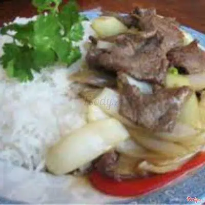 Hình ảnh Cơm chiên bò xào củ hành