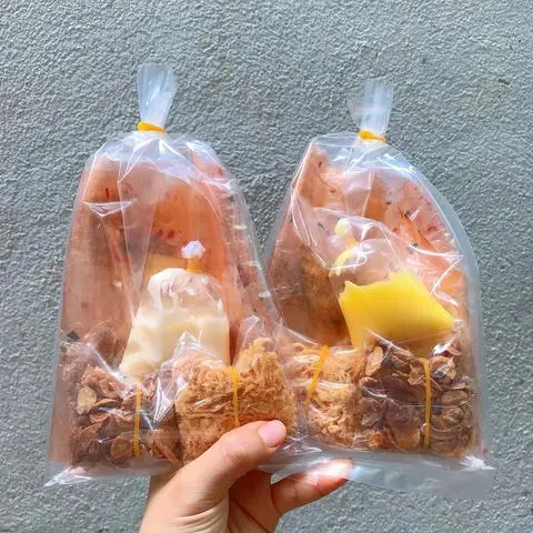 Hình ảnh Bánh tráng Bơ Tôm