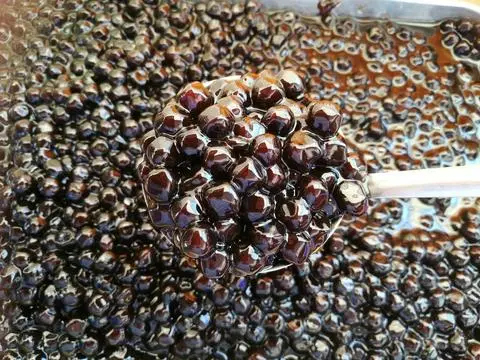 Hình ảnh TRÂN CHÂU ĐƯỜNG ĐEN