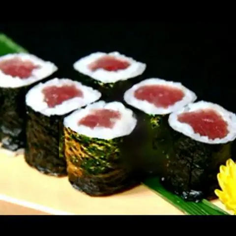 Hình ảnh Sushi Cá Ngừ M3 - Tuna Maki