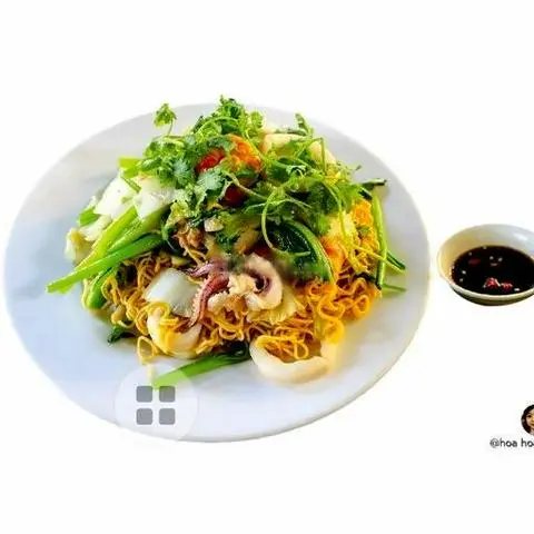 Hình ảnh Mì xào hải sản - Fried noodles seafood