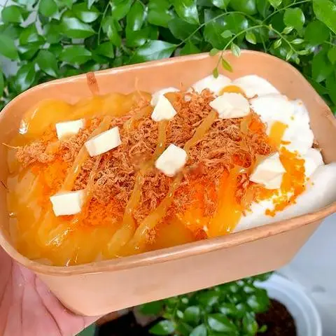 Hình ảnh Bông lan trứng muối mix 2 sốt size lớn