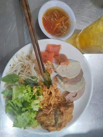 Hình ảnh Bún chả giò sườn chay 