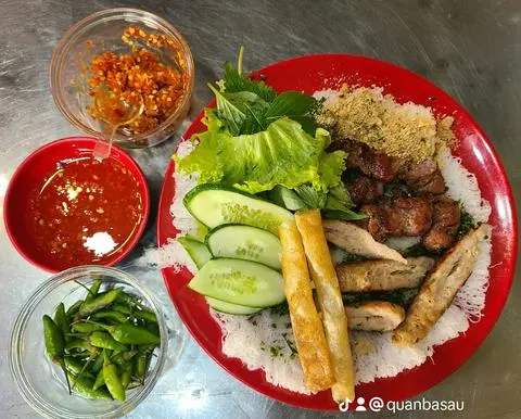 Hình ảnh Bánh hỏi thịt nướng