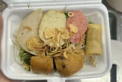 Hình ảnh Bánh cuốn nóng đặc biệt nhiều topping