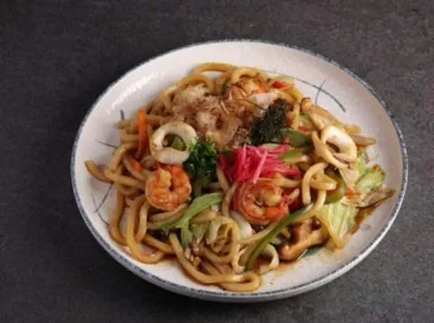 Hình ảnh Mì udon xào bò