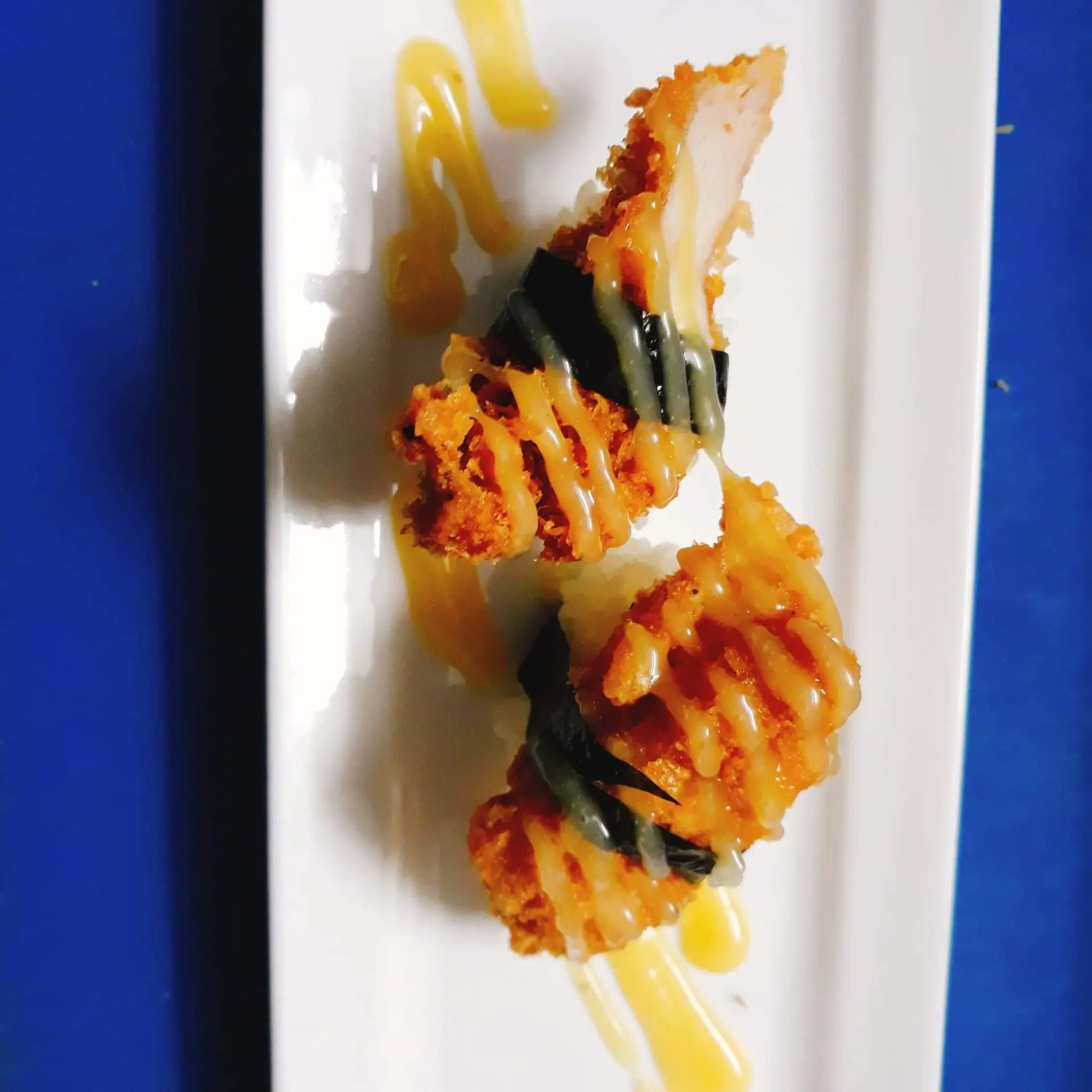 Hình ảnh Sushi heo cốt lết 