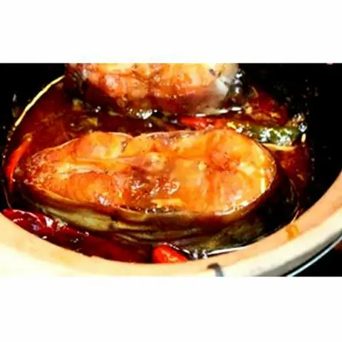 Hình ảnh Cơm trắng cá hú kho