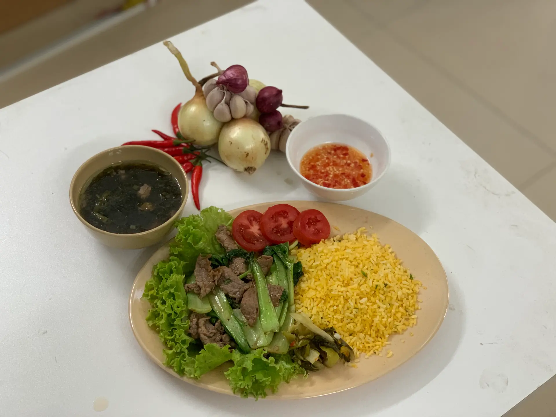 Hình ảnh Cơm bò xào cải 