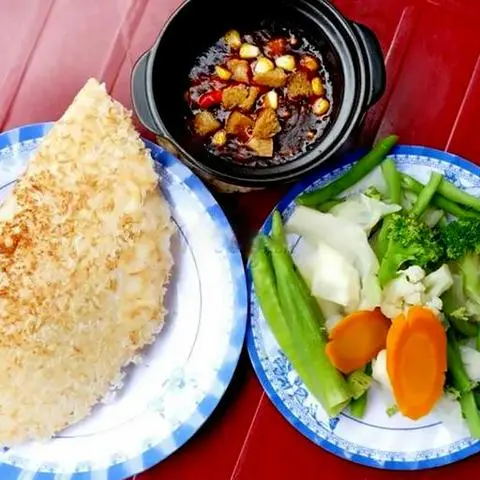 Hình ảnh Cơm cháy kho quẹt - rau luộc